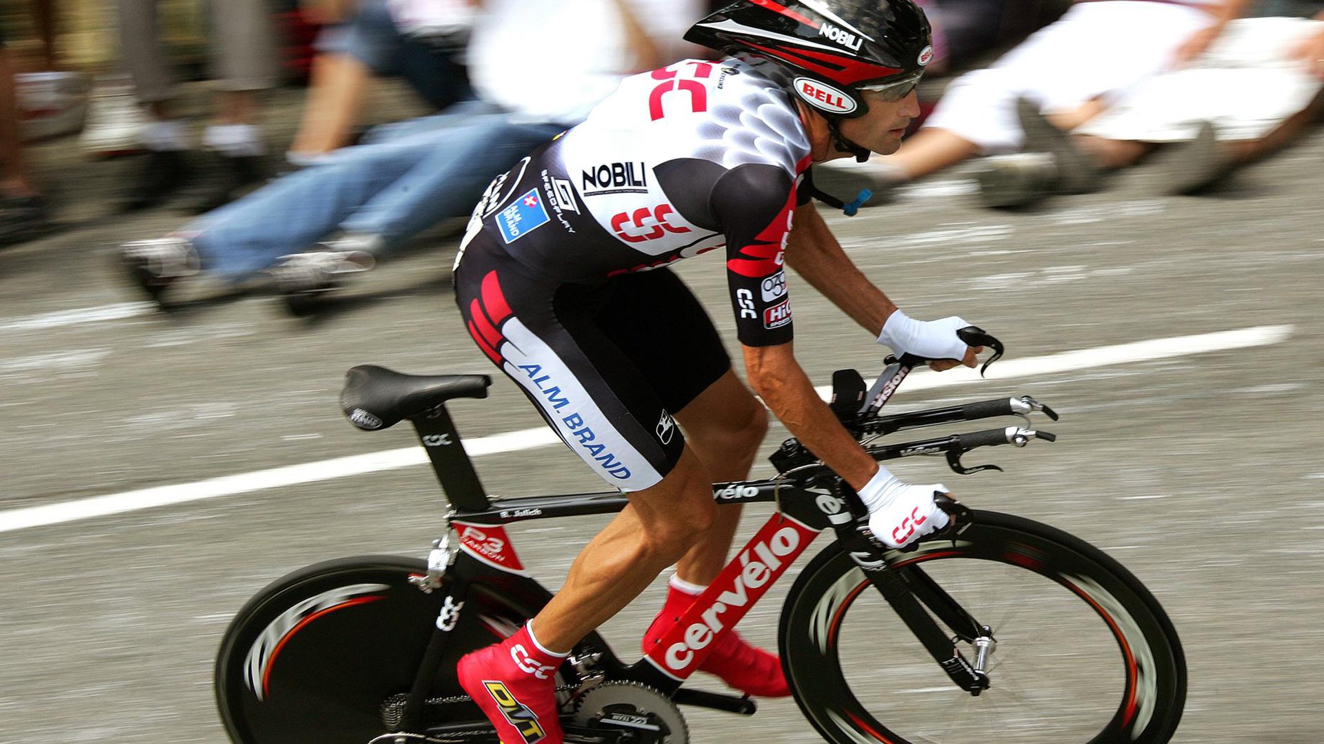 技战术纵深:不同球队的特色战术分析,技术 战术